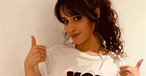 camila cabello desnuda|Camila Cabello comparte su primer desnudo y。